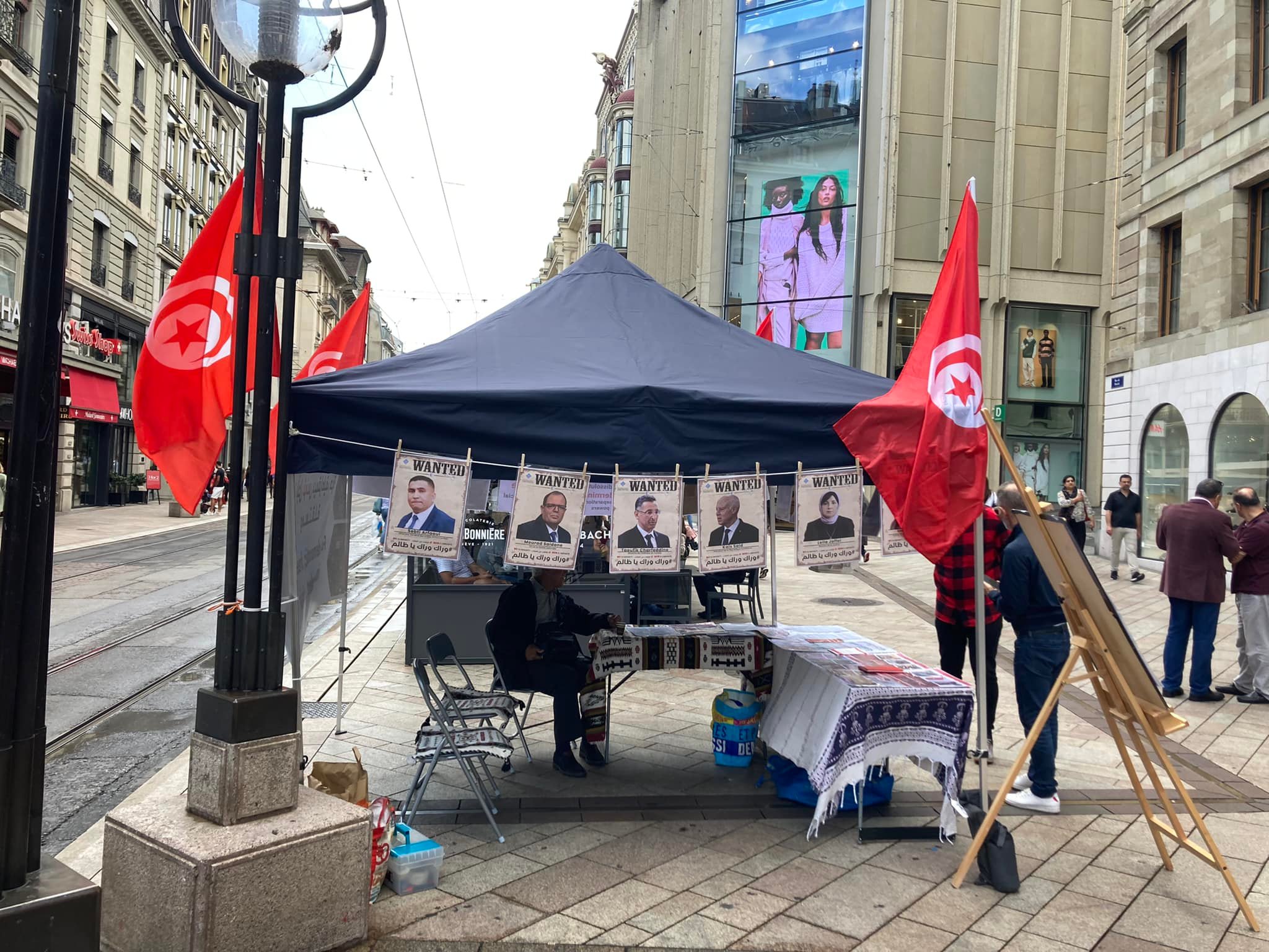 صور من الخيمة الإعلامية التضامنية مع سجين الرأي والكلمة الإعلامي والصحفي صالح عطية والنائب راشد الخياري