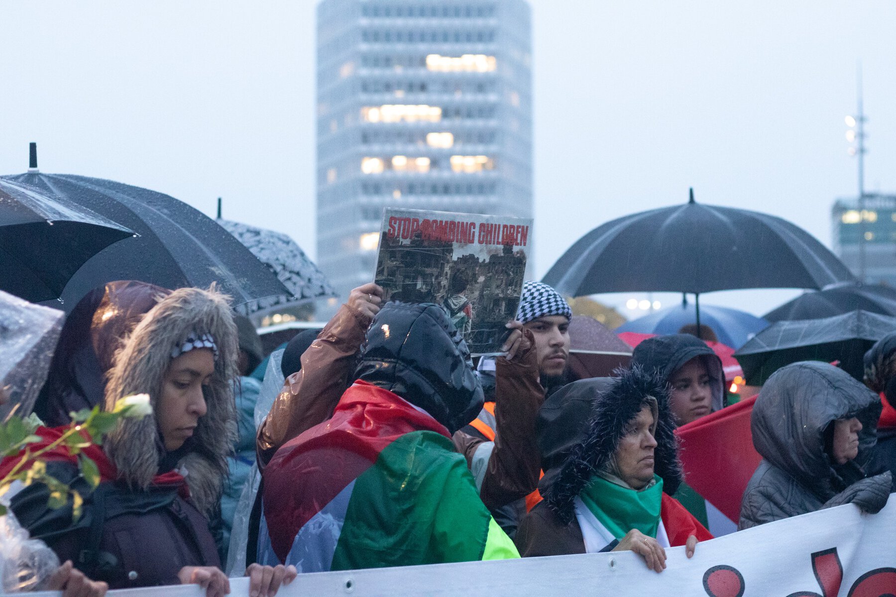 Rassemblement pacifique pour la Palestine : solidarité et appel à la paix à Genève