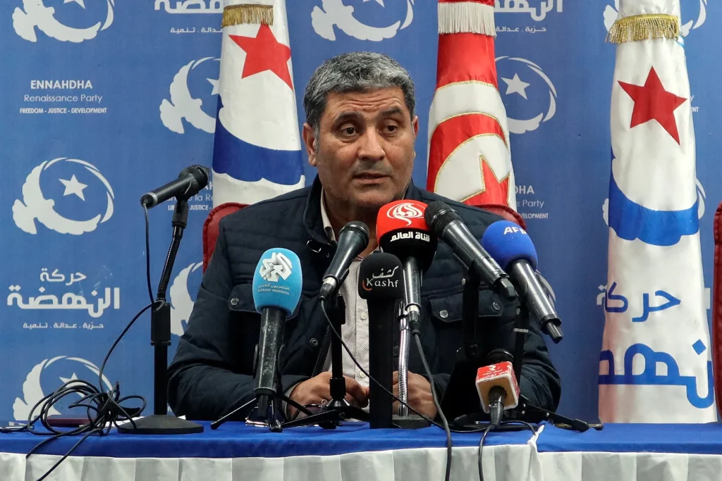 تونس: نتيجة الإهمال الصحّي، البروفيسور جرّاح الكلى مُهدّد بعجز الكلى في سجن المرناقيّة !