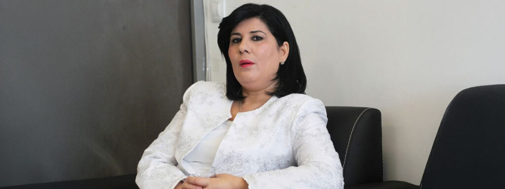تونس: المحامية عبير موسي تواصل إضرابا عن الطّعام داخل سجن “بلّي”