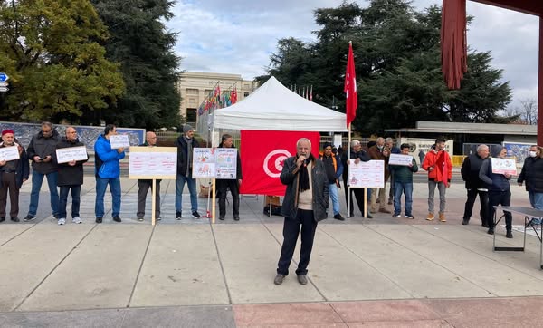 وقفة احتجاجية ضد الانقلاب ودفاعًا عن مكاسب التونسيين في الحرية والديمقراطية وضرورة احترام الدستور والمؤسسات – 14 نوفمبر في ساحة باردو