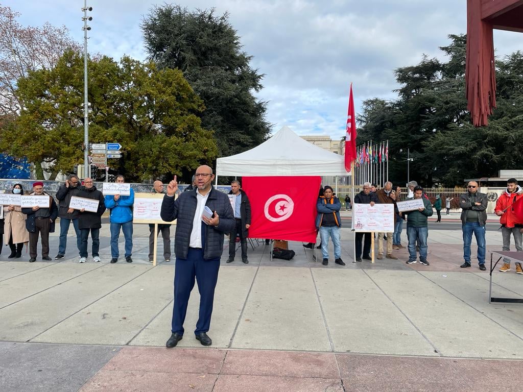 وقفة احتجاجية ضد الانقلاب ودفاعًا عن مكاسب التونسيين في الحرية والديمقراطية وضرورة احترام الدستور والمؤسسات – 14 نوفمبر في ساحة باردو