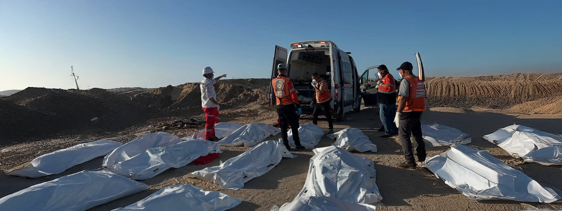 فلسطين المحتلّة: فظيع: إعدام الجيش الإسرائيلي 15 فردًا من الطواقم الطبية والإنسانية !